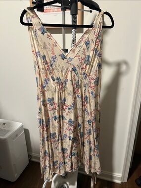 & Other Stories Cream Maxi Dress with Blue and Coral Print